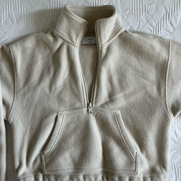 Aritzia TNA Polar Cropped 1/4 Zip - Picture 4 of 4